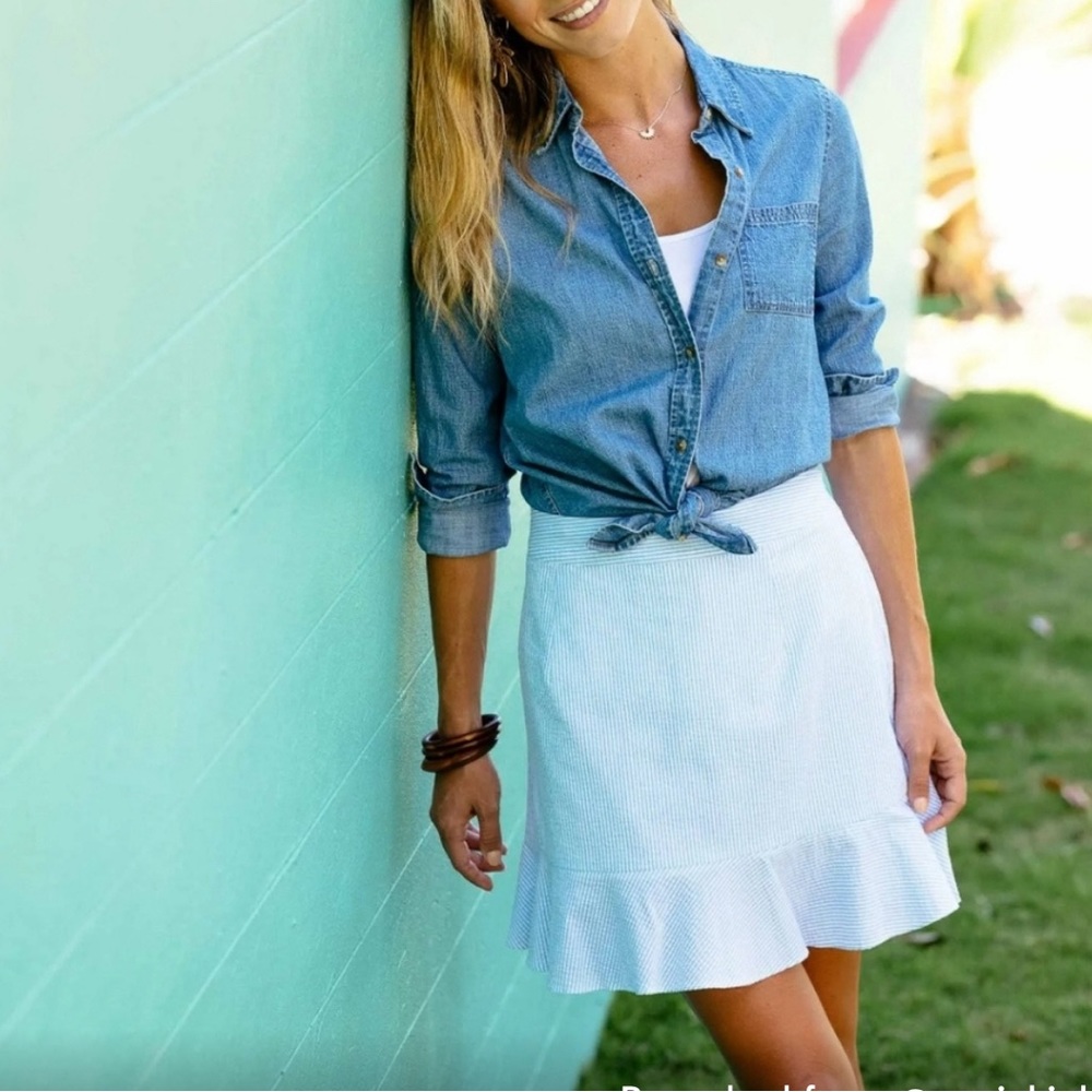 Southern Tide Women’s Adeline Boat Blue Seersucker Skirt.  Size 6